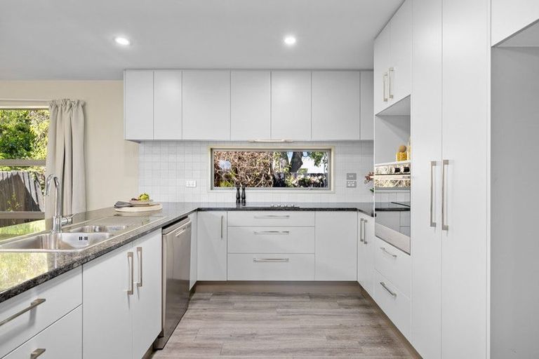 Photo of property in 14 Redwood Place, St Albans, Christchurch, 8052