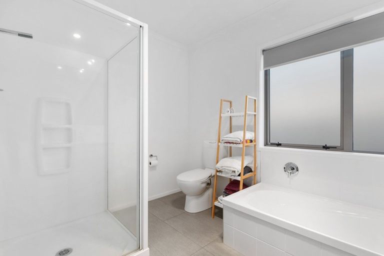 Photo of property in 18 Kamahi Crescent, Papamoa Beach, Papamoa, 3118