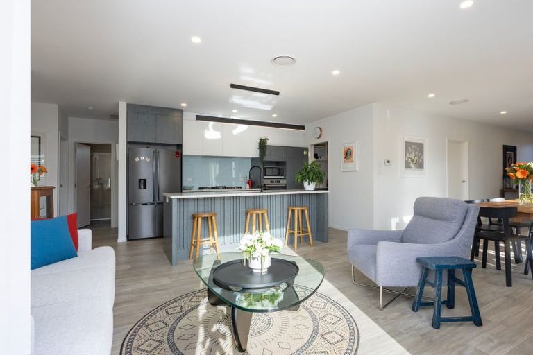 Photo of property in 18 Jane Maree Road, Kumeu, 0810