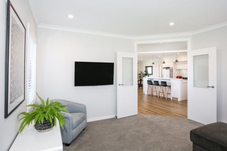 Photo of property in 25 Rakaia Way, Poraiti, Napier, 4112