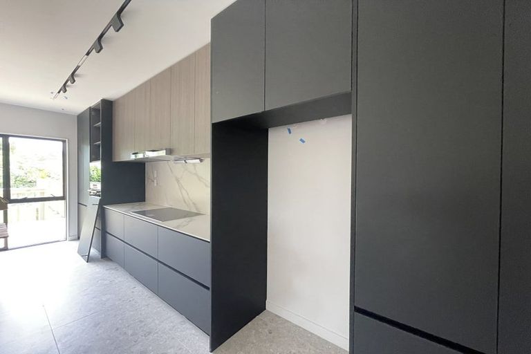 Photo of property in 40d Evelyn Place, Hillcrest, Auckland, 0627