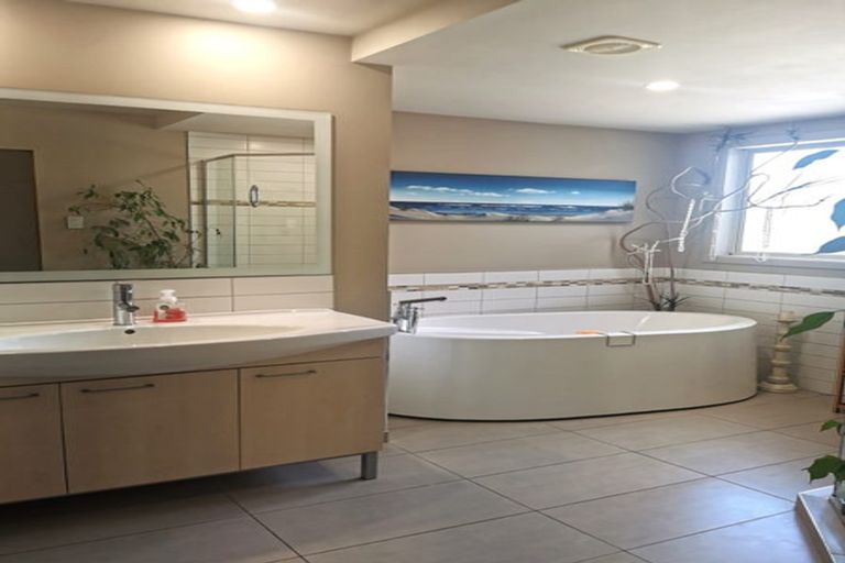 Photo of property in 232 Lake Terrace Road, Shirley, Christchurch, 8061