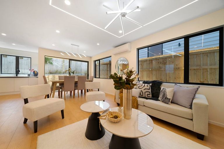 Photo of property in 6a Palmer Avenue, Glen Eden, Auckland, 0602