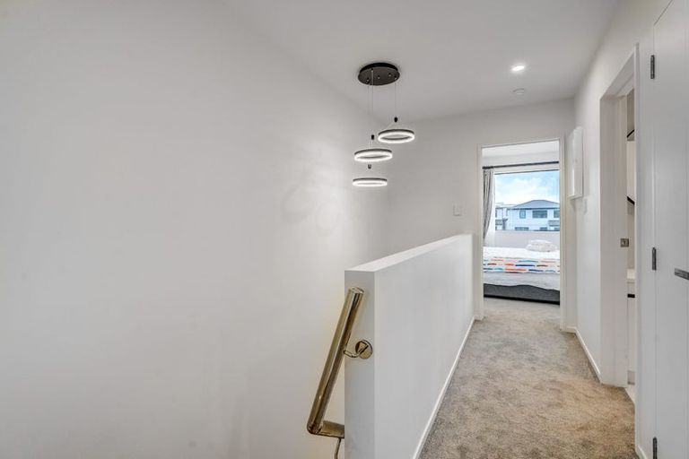 Photo of property in 4/16 Binsted Road, New Lynn, Auckland, 0600