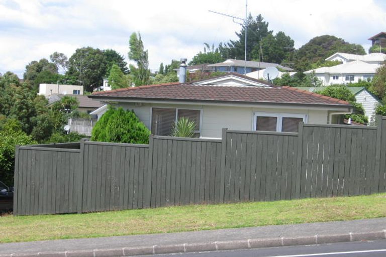 Photo of property in 23 Trias Road, Totara Vale, Auckland, 0629