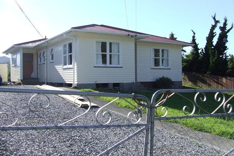 Photo of property in 25 Pollard Street, Wainuiomata, Lower Hutt, 5014