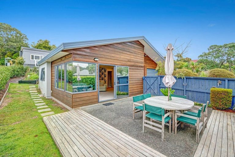 Photo of property in 20 Otanerua Road, Hatfields Beach, Orewa, 0931