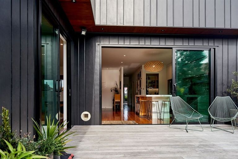 Photo of property in 39 Adelaide Street, Petone, Lower Hutt, 5012