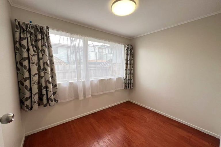 Photo of property in 28a Longburn Road, Henderson, Auckland, 0610