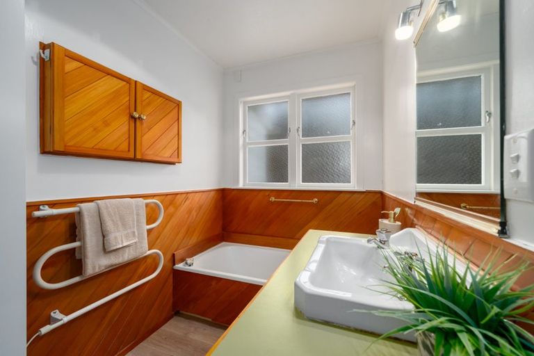 Photo of property in 128 Helston Road, Paparangi, Wellington, 6037