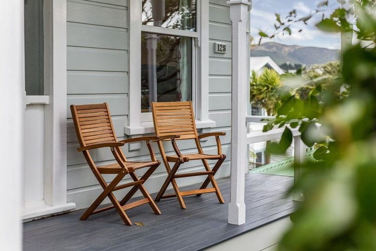 Photo of property in 125 Wadestown Road, Wadestown, Wellington, 6012