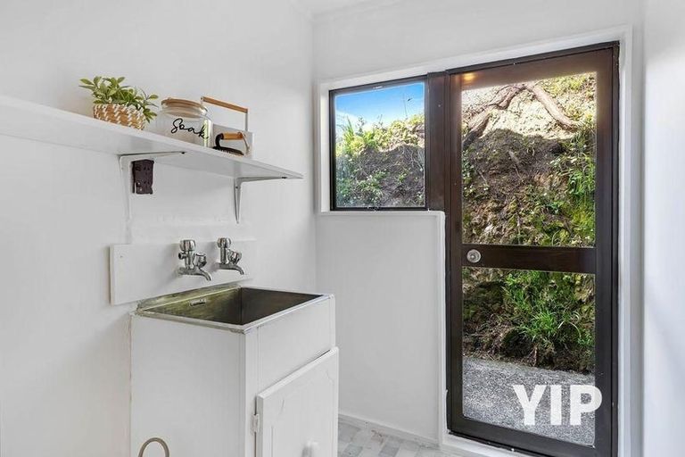 Photo of property in 33 Hindmarsh Street, Johnsonville, Wellington, 6037