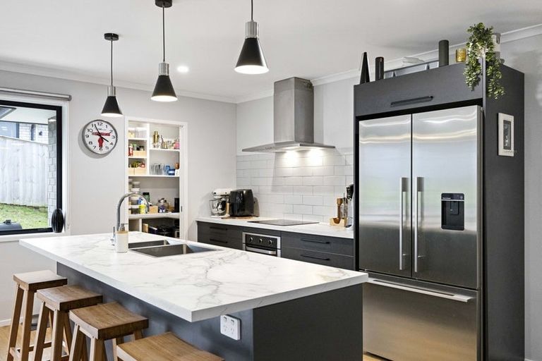 Photo of property in 32 Peacock Place, Pokeno, 2402