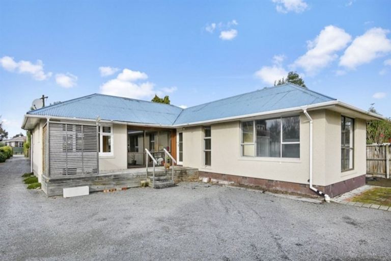 Photo of property in 47 Wainoni Road, Wainoni, Christchurch, 8061