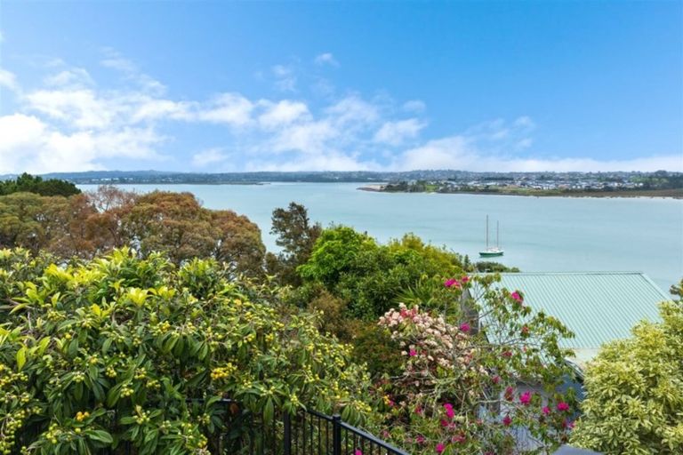 Photo of property in 2/41 Telstar Place, Beach Haven, Auckland, 0626
