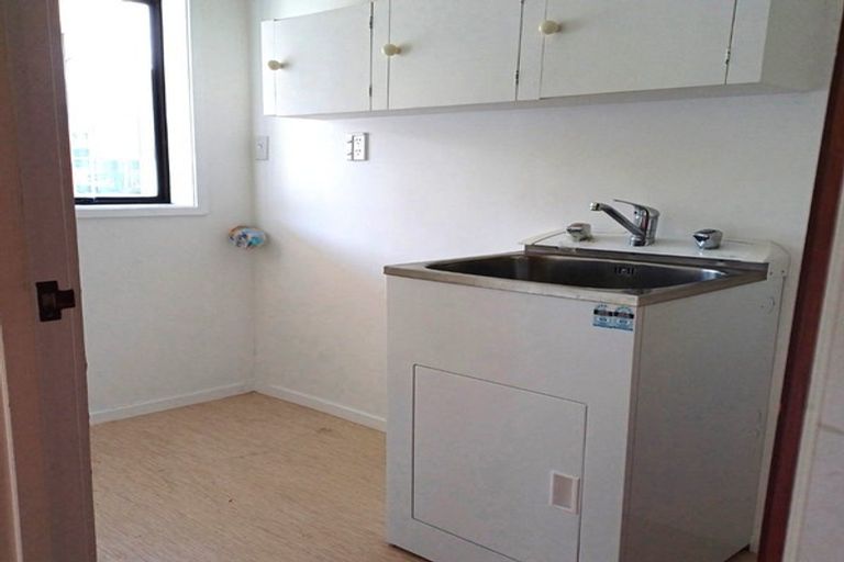 Photo of property in 11 Lilford Place, Half Moon Bay, Auckland, 2012