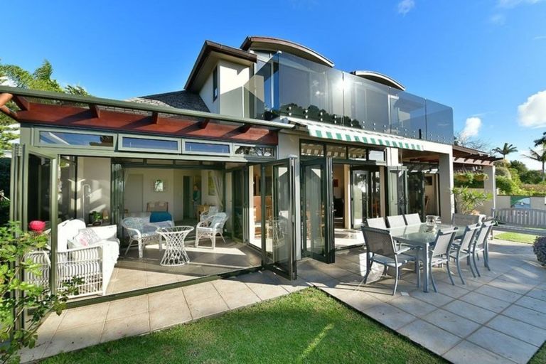 Photo of property in 21 The Crescent, Tindalls Beach, Whangaparaoa, 0930