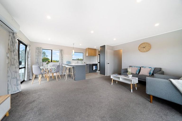 Photo of property in 1/40c West Coast Road, Glen Eden, Auckland, 0602