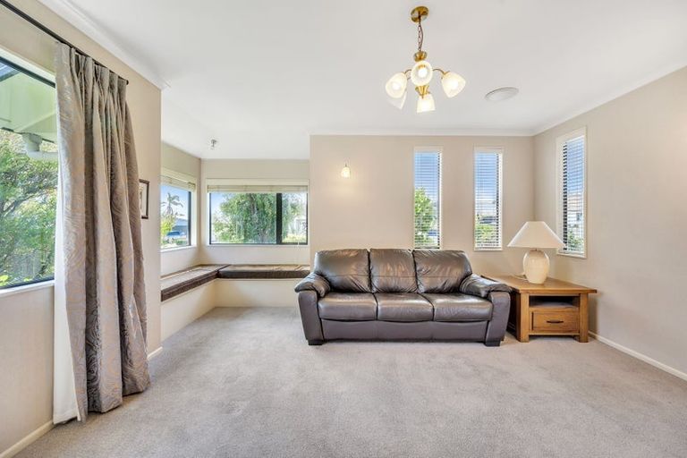 Photo of property in 90 Russell Robertson Drive, Havelock North, 4130