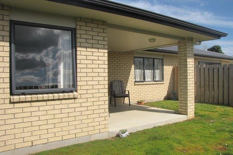 Photo of property in 15 Hogan Street, Pukekohe, 2120