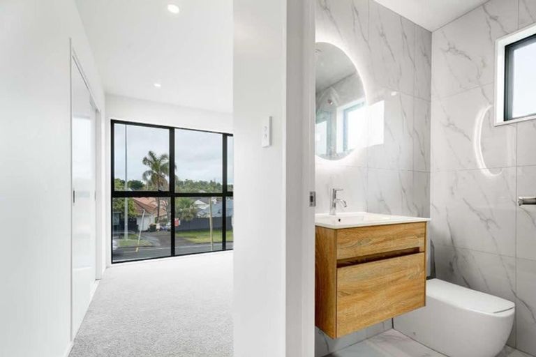 Photo of property in 4/800 Chapel Road, Northpark, Auckland, 2016