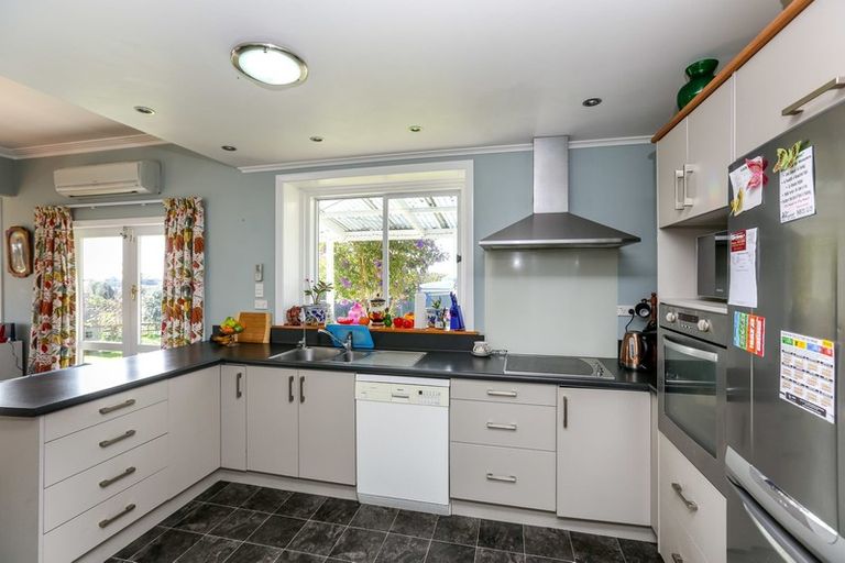 Photo of property in 41a Omata Road, Marfell, New Plymouth, 4310