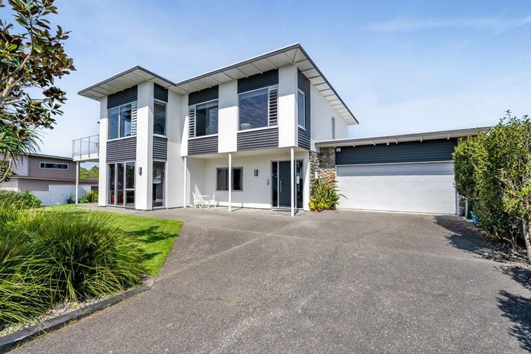 Photo of property in 18 Parkvue Drive, Bell Block, New Plymouth, 4312