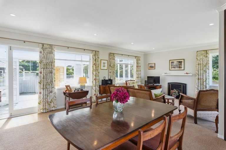 Photo of property in 6 Kaikomako Road, Waikanae, 5036