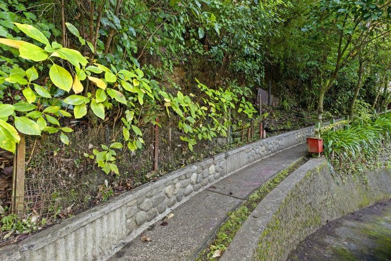 Photo of property in 2 Gurney Road, Kelson, Lower Hutt, 5010