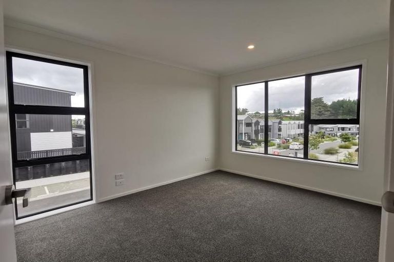 Photo of property in 53 Manarini Road, Westgate, Auckland, 0614