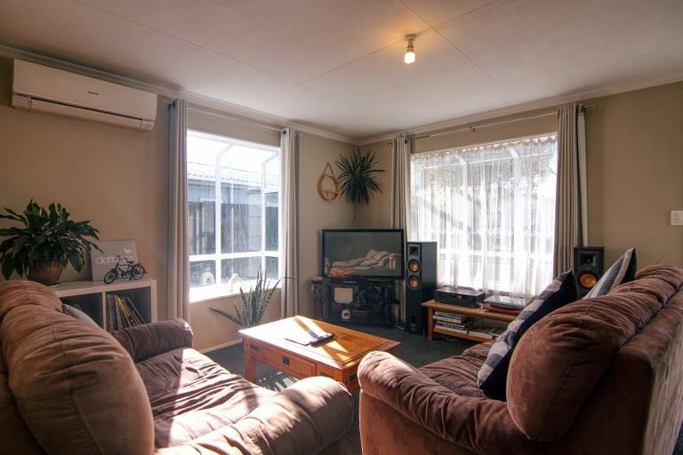 Photo of property in 3 Coromandel Court, Roslyn, Palmerston North, 4414