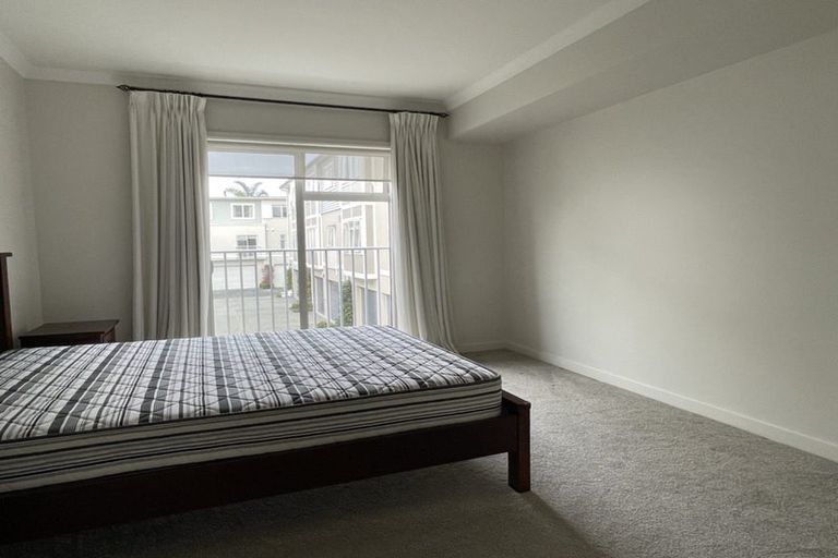 Photo of property in 7 Eaves Bush Parade, Orewa, 0931