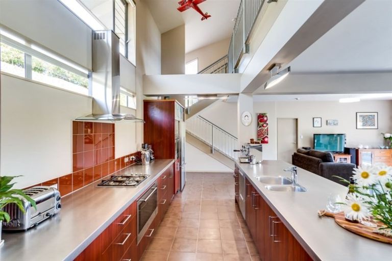 Photo of property in 104 Tironui Drive, Taradale, Napier, 4112