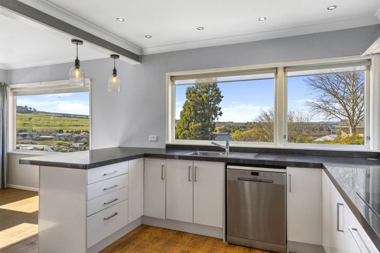 Photo of property in 18 Scenic Heights, Acacia Bay, Taupo, 3330
