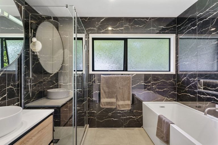 Photo of property in 25 Maritime Terrace, Birkenhead, Auckland, 0626