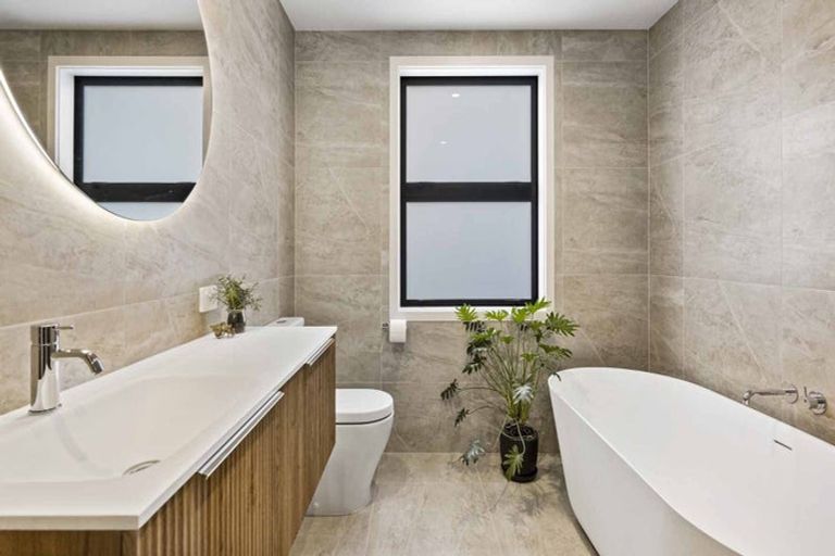 Photo of property in 8 Mooring Way, One Tree Point, 0118