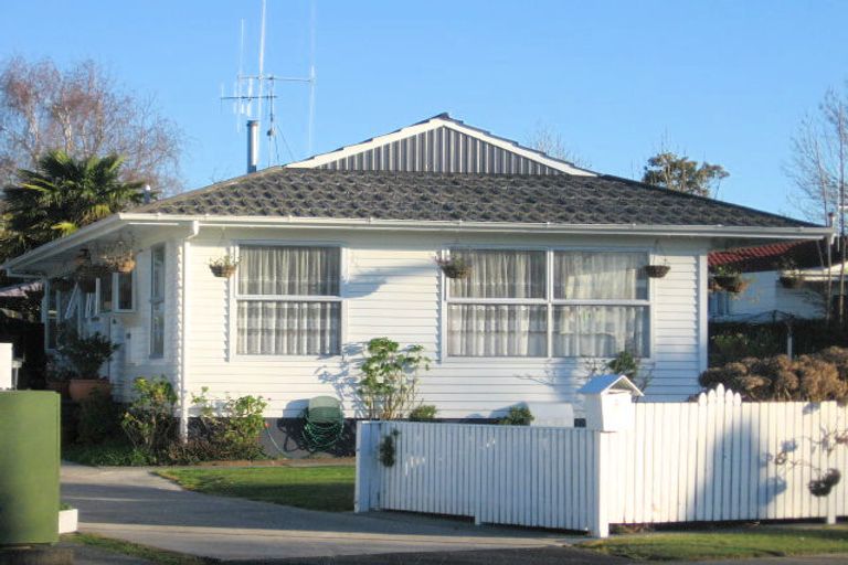 Photo of property in 2 Cypress Crescent, Pukete, Hamilton, 3200
