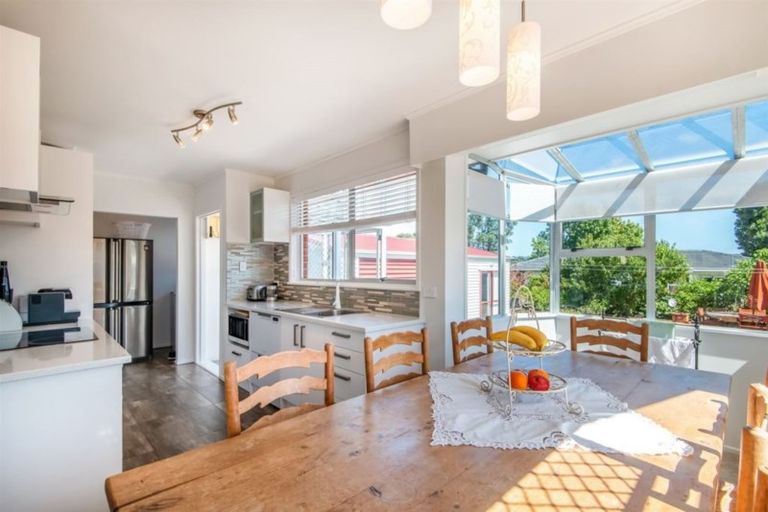 Photo of property in 35 Powrie Street, Glenfield, Auckland, 0629