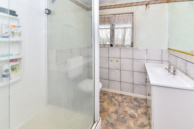 Photo of property in 1/17 Railway Street West, Papakura, 2110