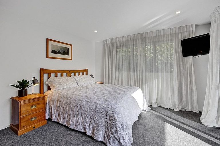 Photo of property in 184b Seaview Road, Westown, New Plymouth, 4310