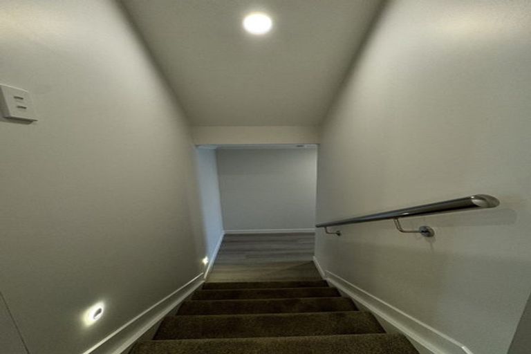 Photo of property in 17 Makenu Crescent, Wainui, 0992