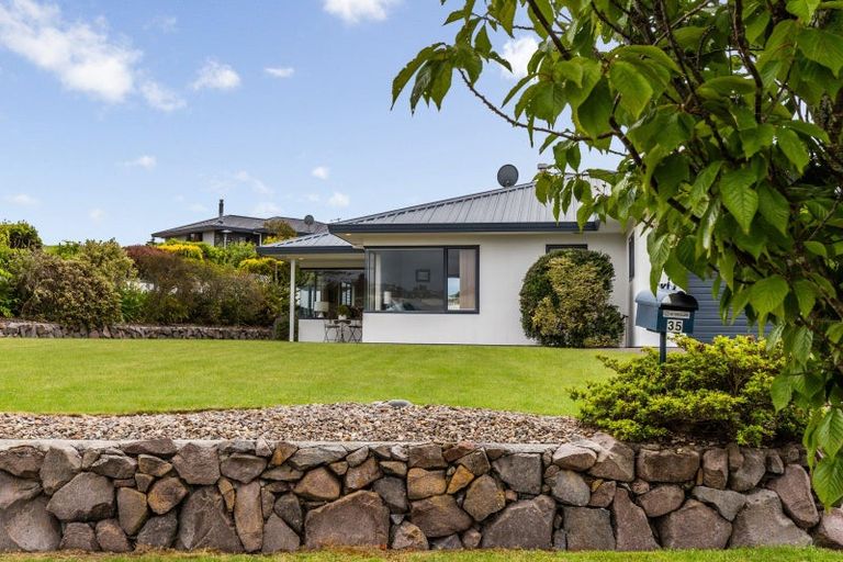 Photo of property in 35 Kinder Street, Acacia Bay, Taupo, 3330