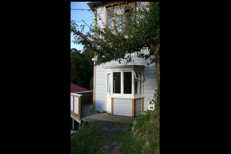 Photo of property in 69 Norway Street, Kelburn, Wellington, 6012