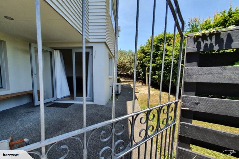 Photo of property in 70a Seaview Road, Castor Bay, Auckland, 0620