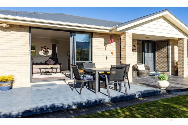 Photo of property in 240 Talbot Street, Geraldine, 7930