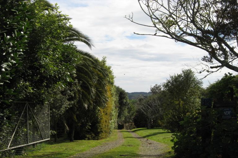 Photo of property in 12 Ihaka Hakuene Street, Manakau, Levin, 5573