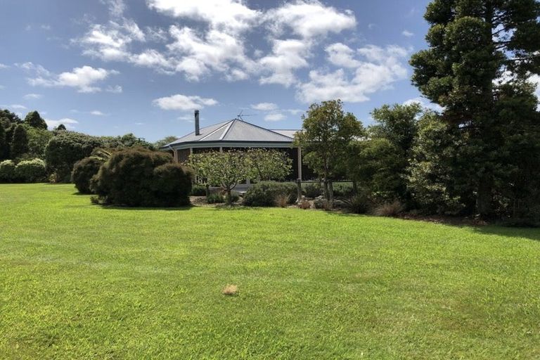 Photo of property in 153 Taha Road, Waimauku, 0881