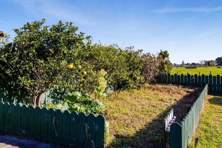 Photo of property in 11 Ponderosa Place, Opunake, 4616