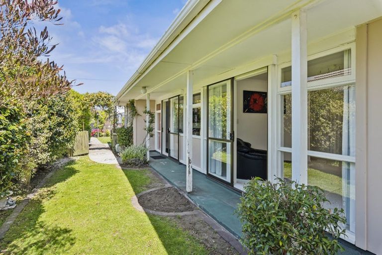 Photo of property in 35 Gray Avenue, Paraparaumu Beach, Paraparaumu, 5032