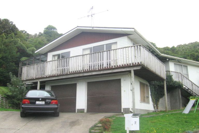 Photo of property in 7 Hibiscus Grove, Maungaraki, Lower Hutt, 5010